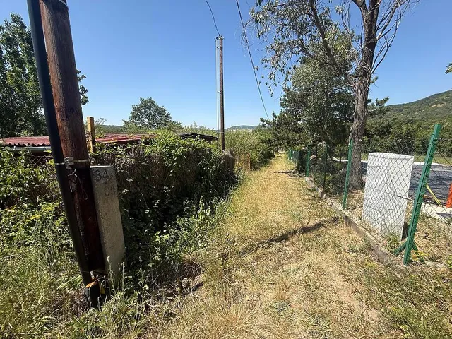 Eladó telek Pomáz 820 nm