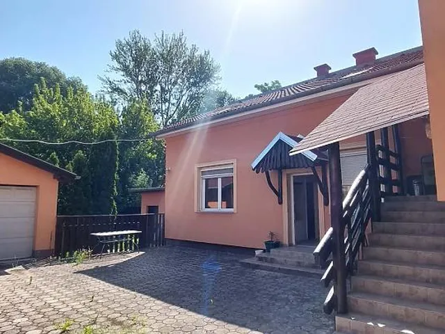 Eladó ház Budapest XV. kerület, Rákospalota 270 nm