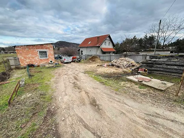 Eladó telek Fót 2067 nm