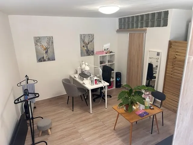 Kiadó kereskedelmi és ipari ingatlan Budapest VIII. kerület, Corvin negyed, Vajdahunyad utca 19 nm