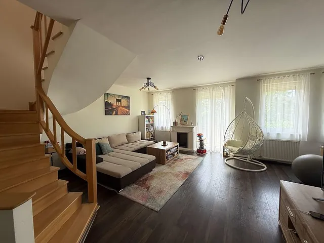 Eladó lakás Üröm 108 nm