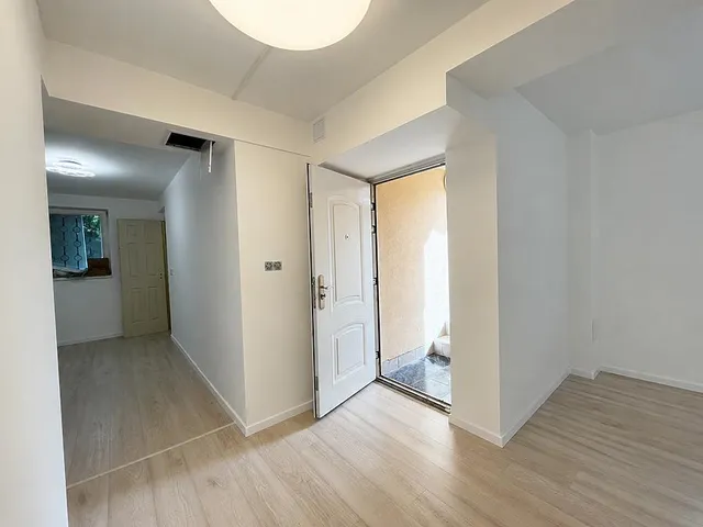 Kiadó kereskedelmi és ipari ingatlan Budapest XIV. kerület, Törökőr 50 nm