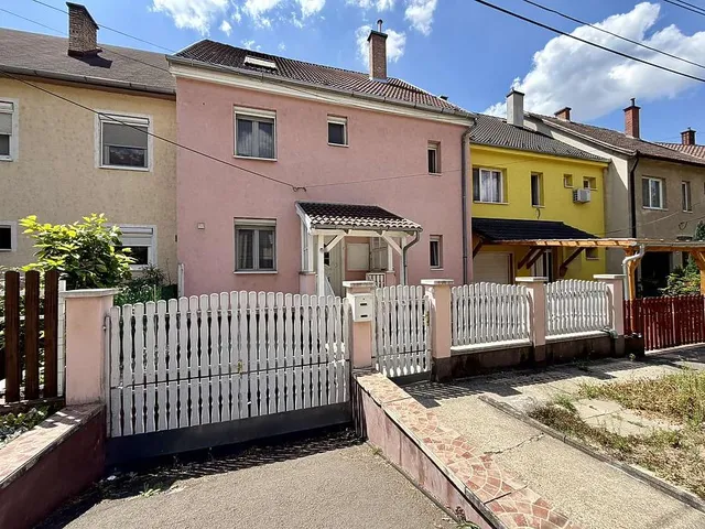 Eladó ház Vác 182 nm