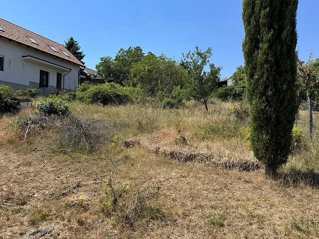 Eladó telek Budakalász 763 nm