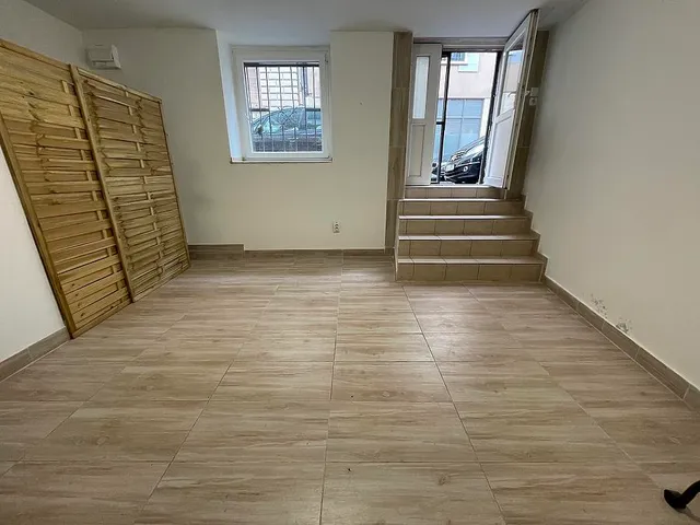 Eladó kereskedelmi és ipari ingatlan Budapest VIII. kerület, Corvin negyed, Vajdahunyad utca 19 nm