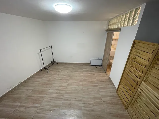 Eladó kereskedelmi és ipari ingatlan Budapest VIII. kerület, Corvin negyed, Vajdahunyad utca 19 nm