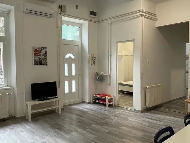 Kiadó lakás Budapest VII. kerület, Vörösmarty utca 75 nm