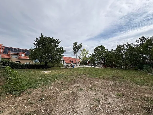 Eladó telek Budakalász 1315 nm