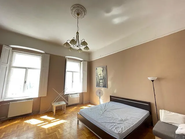 Eladó lakás Budapest VI. kerület 80 nm