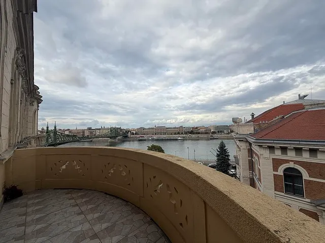 Eladó lakás Budapest XI. kerület, Lágymányos, Szent Gellért tér 56 nm