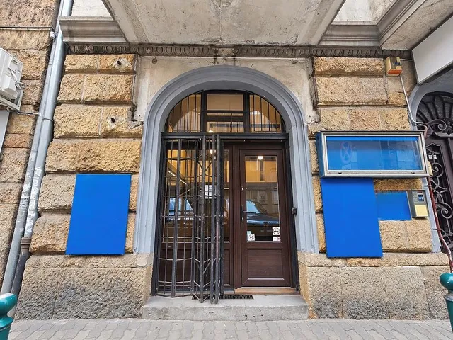 Kiadó kereskedelmi és ipari ingatlan Budapest XII. kerület, Krisztinaváros XII. ker. 22 nm