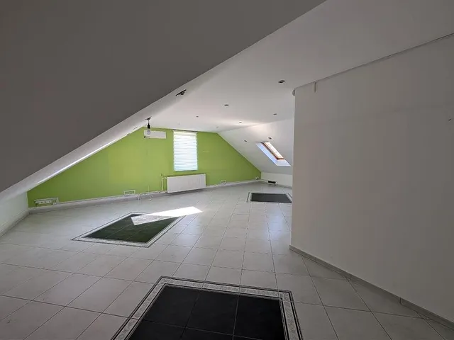 Eladó ház Budapest IV. kerület, Újpest 377 nm