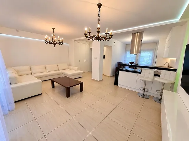 Kiadó ház Vác 130 nm