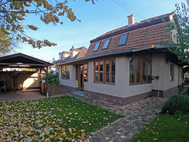 Eladó ház Dunakeszi 298 nm