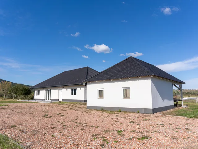 Eladó ház Pomáz 243 nm