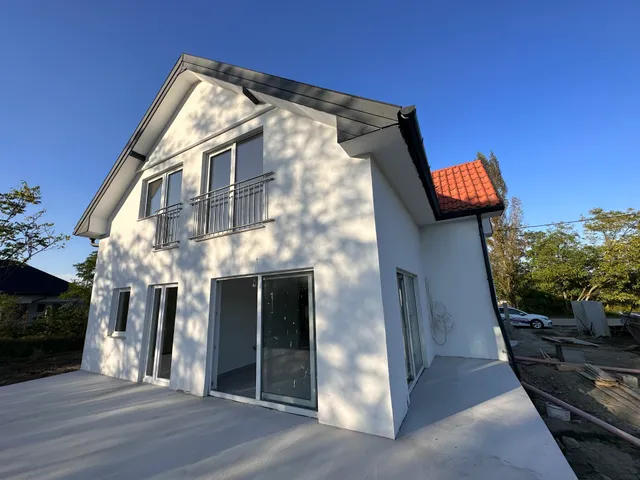 Eladó ház Szigetmonostor 235 nm