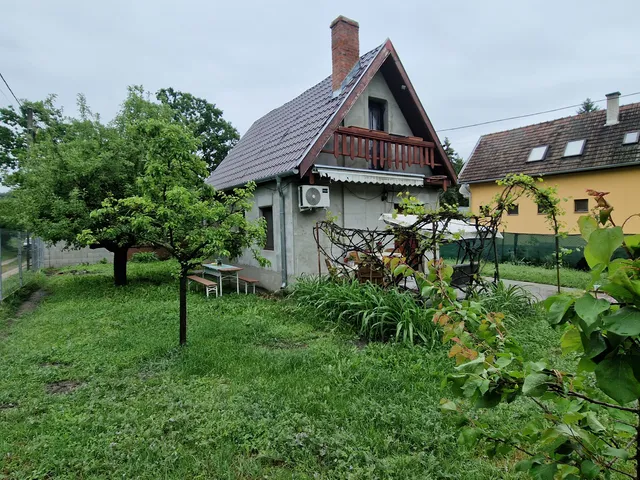 Eladó ház Szigetmonostor, Horány 50 nm
