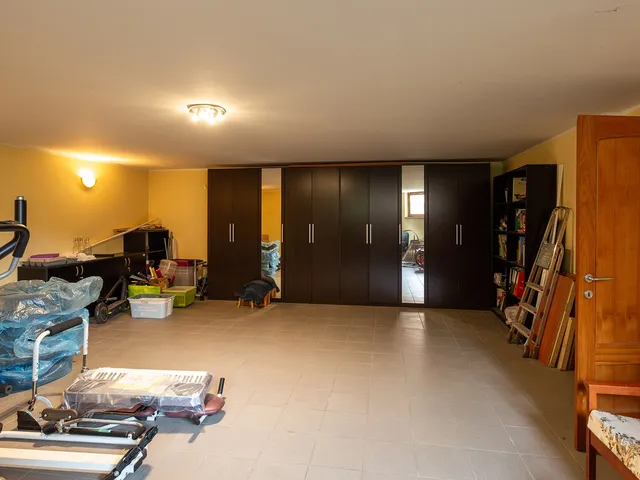 Eladó lakás Solymár 242 nm