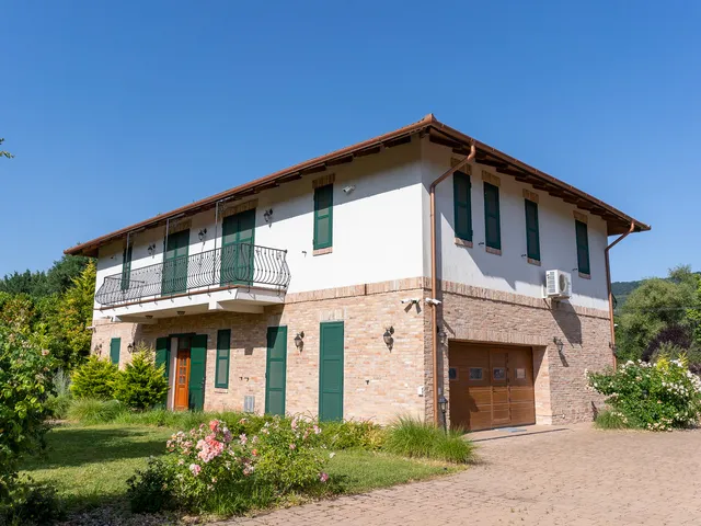 Eladó ház Visegrád 325 nm