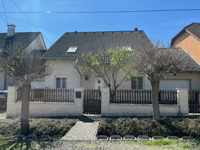 Eladó ház Bonyhád, Szecska 160 nm