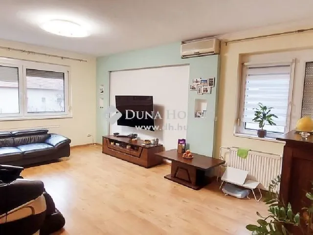 Eladó ház Budapest XVIII. kerület 220 nm