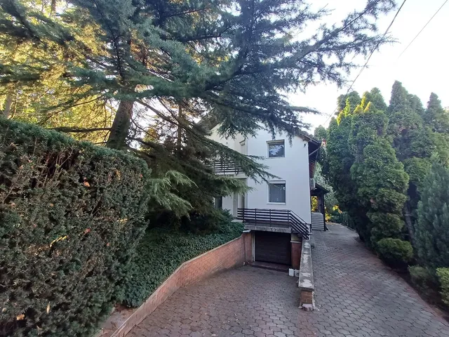 Eladó ház Budapest XVIII. kerület, Lónyaytelep 304 nm