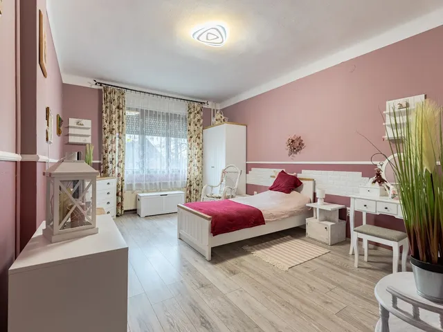 Eladó ház Budapest XVIII. kerület, Szemeretelep 258 nm