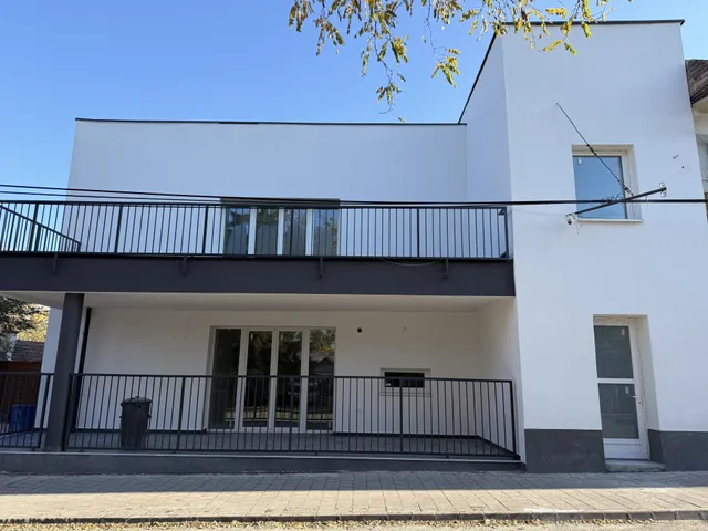 Eladó ház Budapest XVI. kerület, Sashalom 600 nm