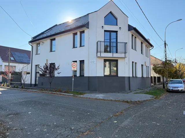 Eladó lakás Budapest XV. kerület, Pestújhely 142 nm
