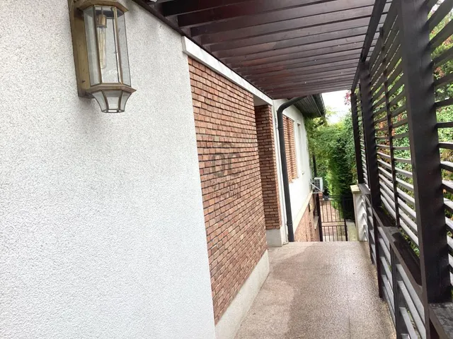 Eladó ház Budapest XVI. kerület, Sashalom 492 nm