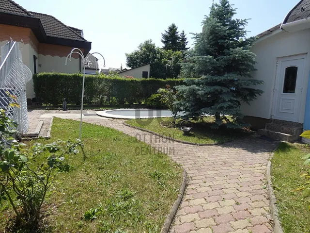 Eladó ház Budapest XVI. kerület, Rákosszentmihály 360 nm