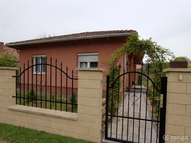 Eladó ház Váchartyán 75 nm