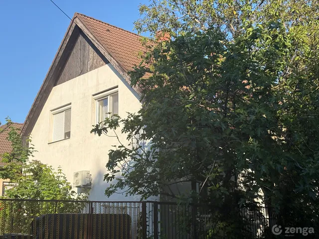 Eladó ház Dunaújváros, Barátság városrész 191 nm