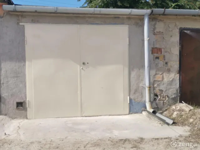 Eladó garázs Komárom, Báthory István 20 nm