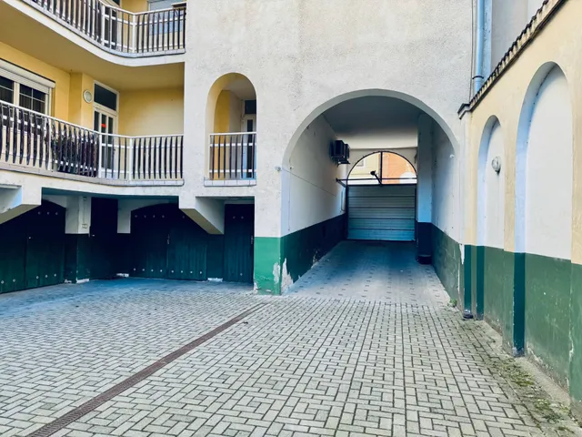 Eladó garázs Debrecen 14 nm