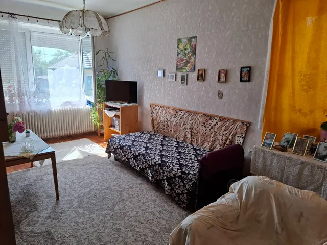 Eladó ház Encs 180 nm