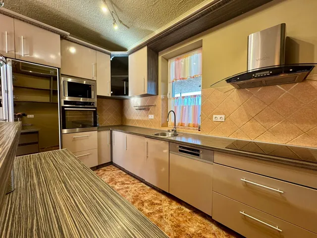 Eladó ház Debrecen 198 nm