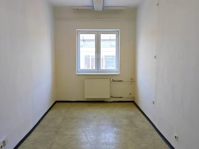 Kiadó kereskedelmi és ipari ingatlan Miskolc 12 nm