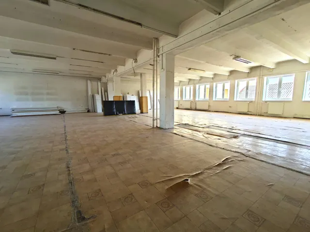 Kiadó kereskedelmi és ipari ingatlan Miskolc 200 nm