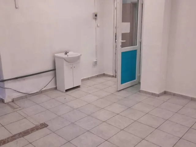 Kiadó kereskedelmi és ipari ingatlan Ózd 31 nm