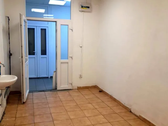 Kiadó kereskedelmi és ipari ingatlan Ózd 15 nm