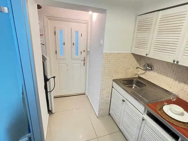 Eladó lakás Budapest XII. kerület, Mártonhegy, Bürök 28 nm