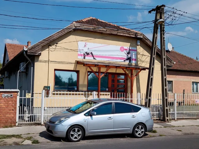 Kiadó kereskedelmi és ipari ingatlan Budapest XVIII. kerület, Újpéteritelep 130 nm
