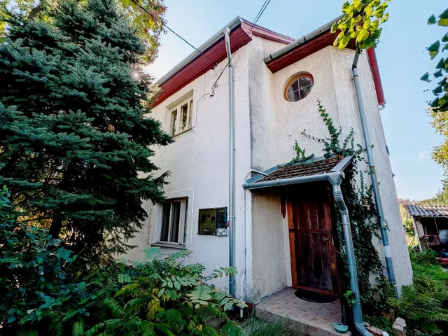 Eladó ház Budapest XVIII. kerület, Kossuth Ferenc-telep 180 nm