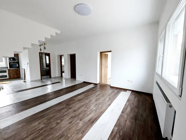 Kiadó ház Budapest XVIII. kerület, Erdőskert 87 nm