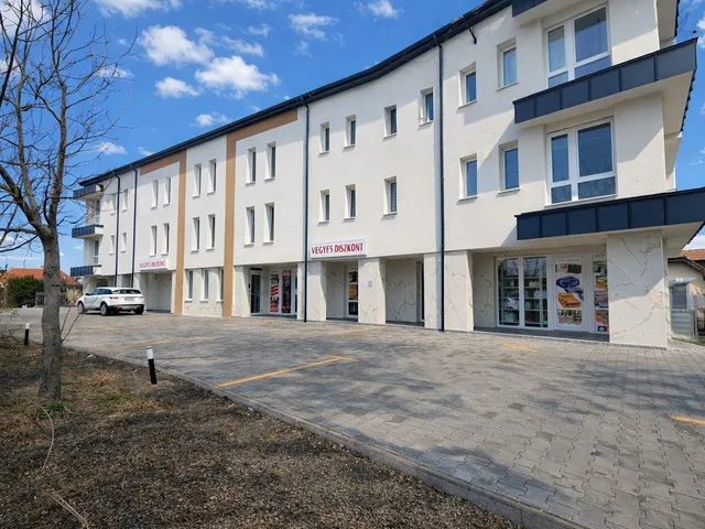 Kiadó kereskedelmi és ipari ingatlan Budapest XVIII. kerület, Gloriett-telep 110 nm