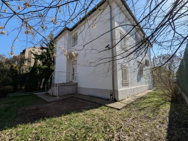 Eladó kereskedelmi és ipari ingatlan Budapest XVIII. kerület, Rendessytelep 200 nm