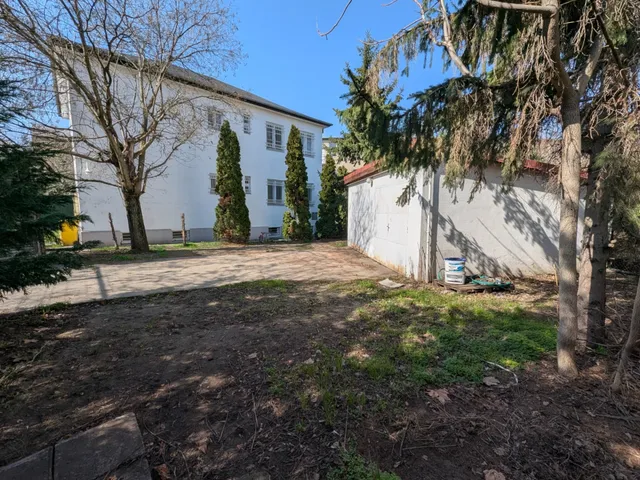 Eladó kereskedelmi és ipari ingatlan Budapest XVIII. kerület, Rendessytelep 200 nm