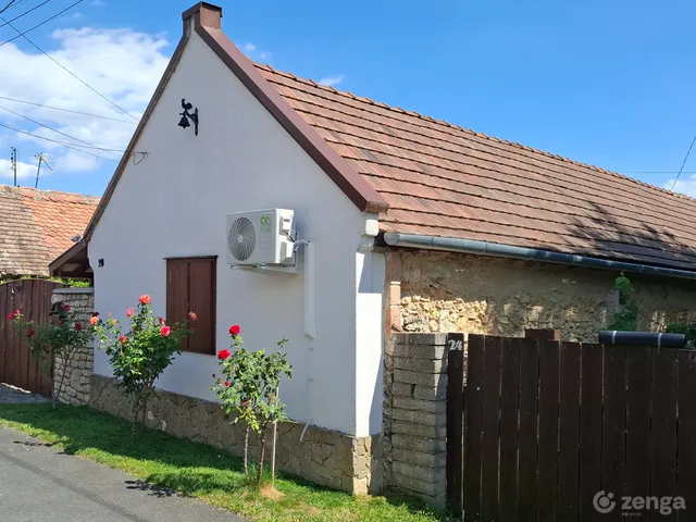 Eladó ház Tapolca, Déli városrész 72 nm
