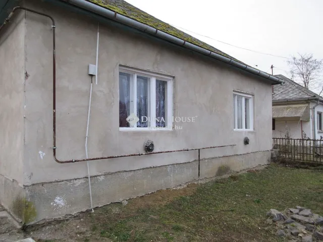 Eladó ház Gyüre 96 nm